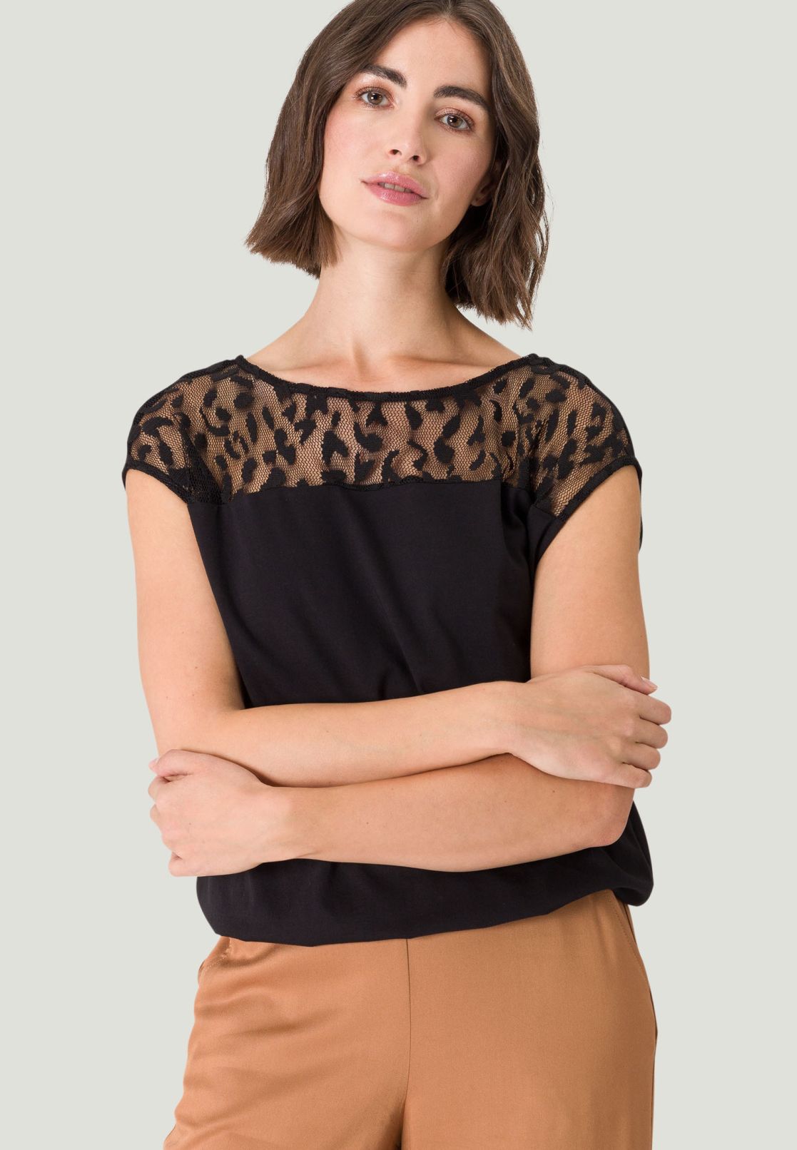 Shirt mit Netzeinsatz