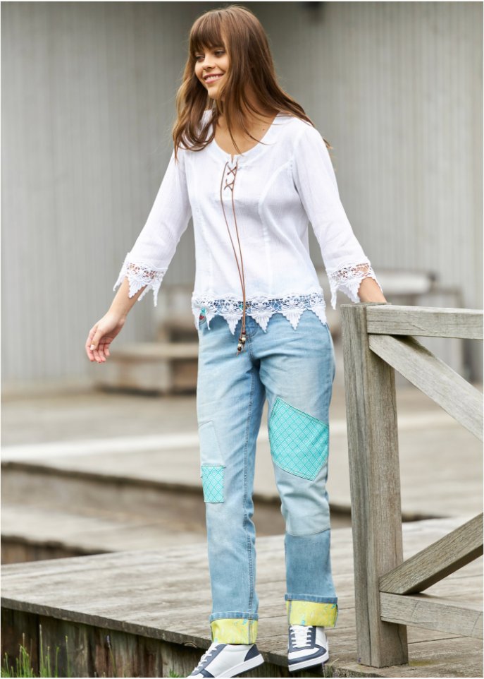 Bluse mit Schnürung und Spitzendetails