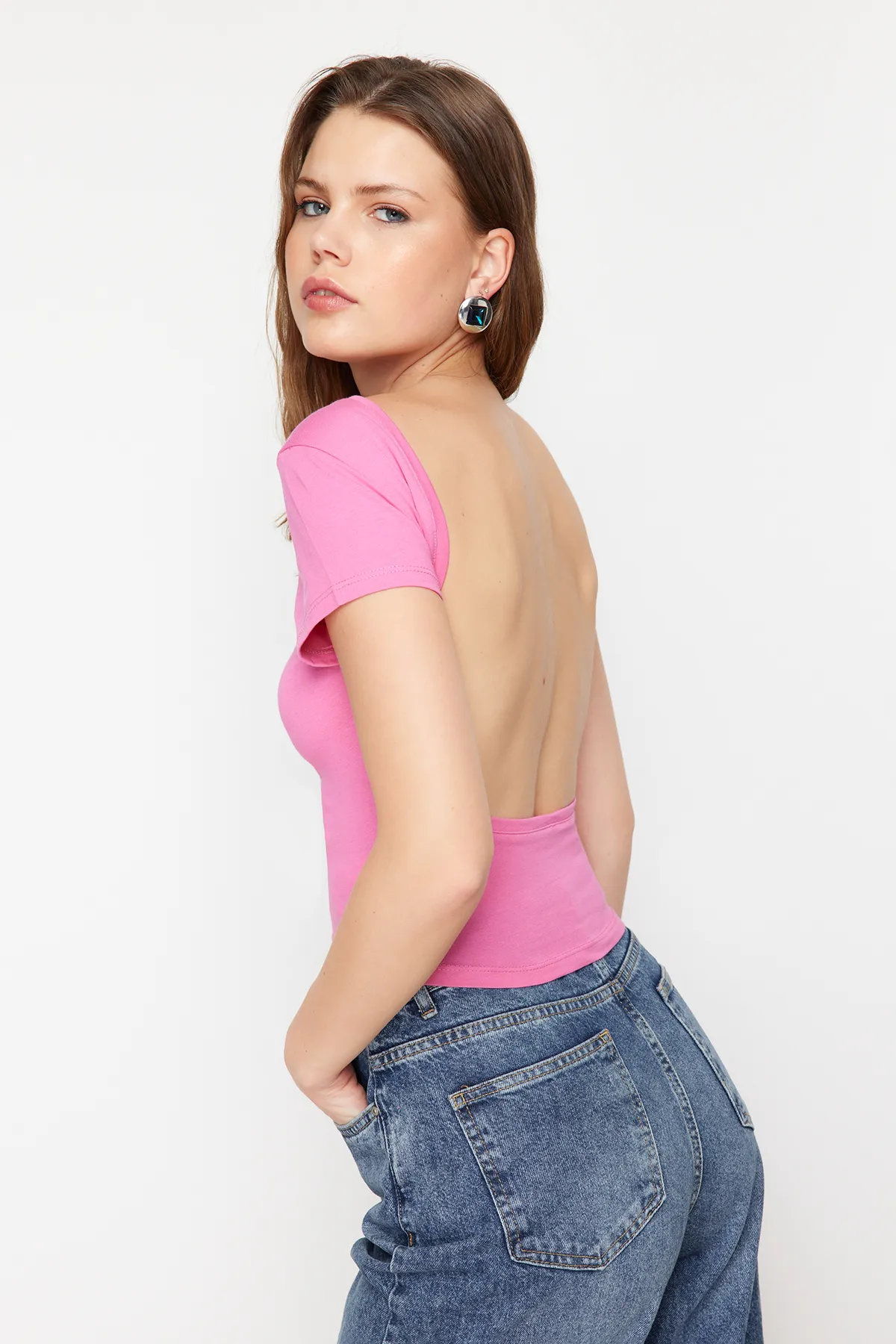 Trendyol Collection  Rosa, tief ausgeschnittene, kurze Strickbluse aus Baumwollstretch TWOSS23BZ00912
