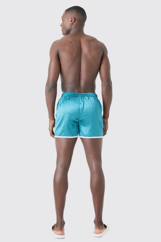Smarte Badehose mit Paspeln und Druckknöpfen