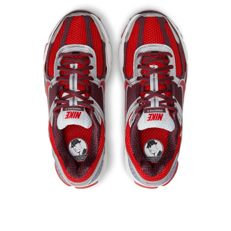 NIKE Zoom Vomero 5 