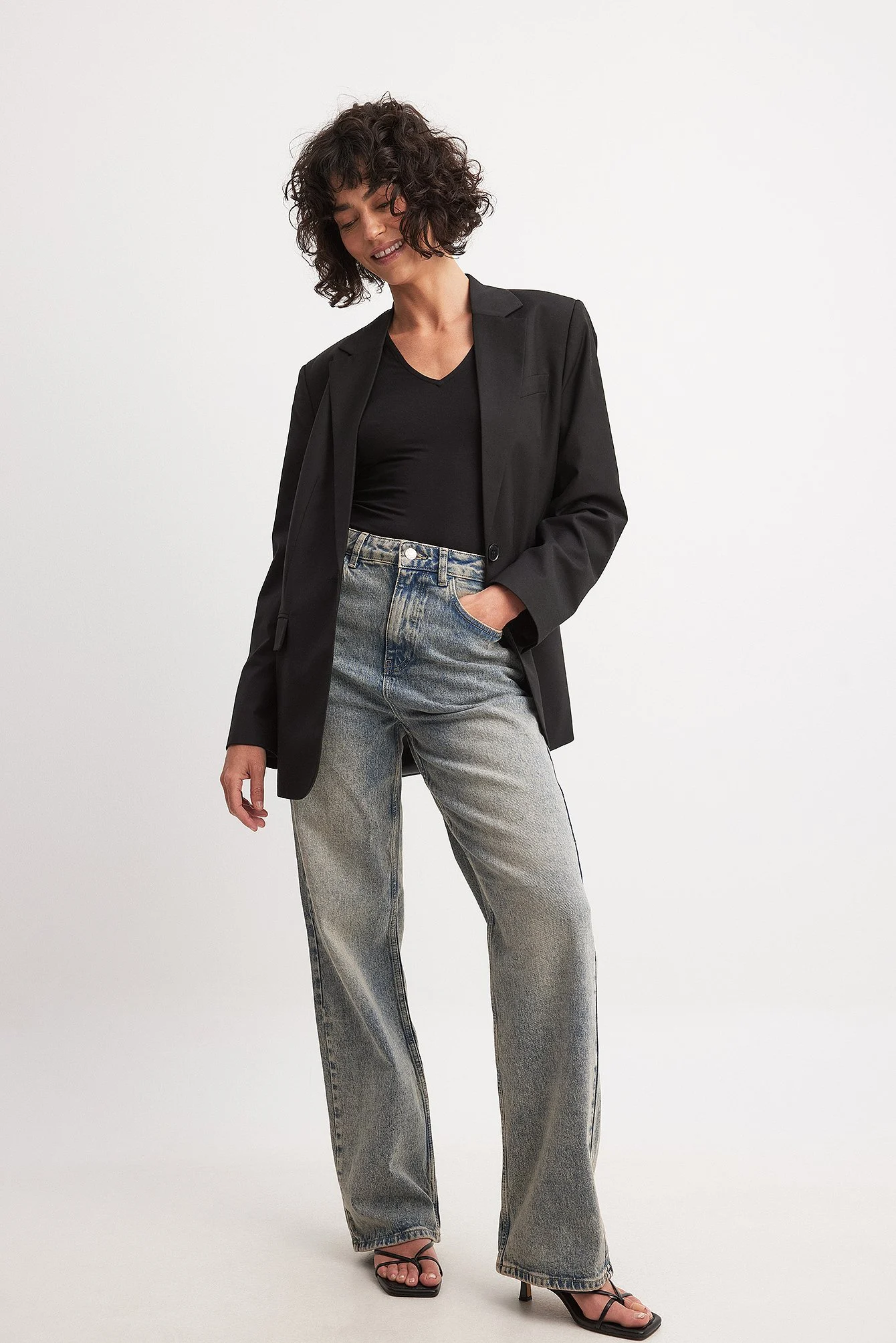 Gerade geschnittene Jeans mit hoher Taille