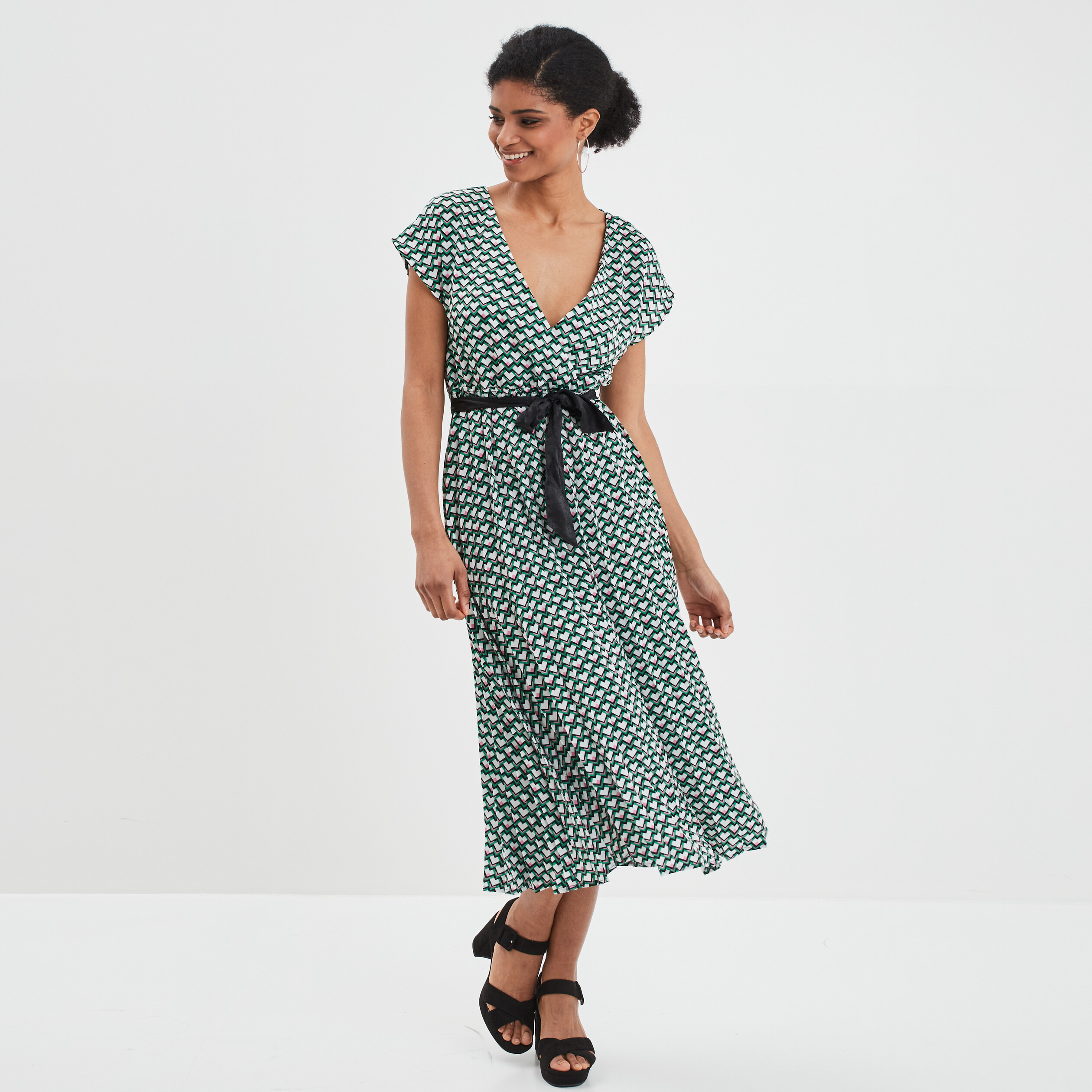 Robe longue évasée plissée et ceinturée vert femme | La Halle