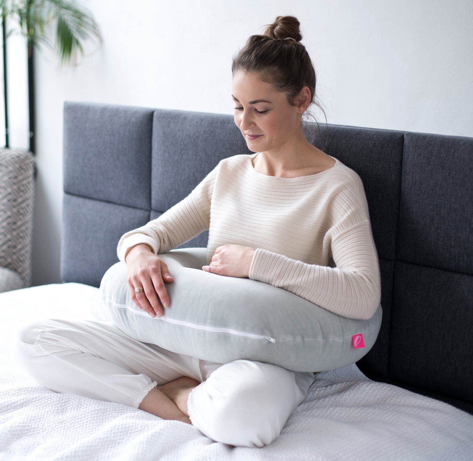 Motherhood Stillkissen Premium fest Velour OEKO-TEX® Standard 100 Zertifikatsnummer IW 00141