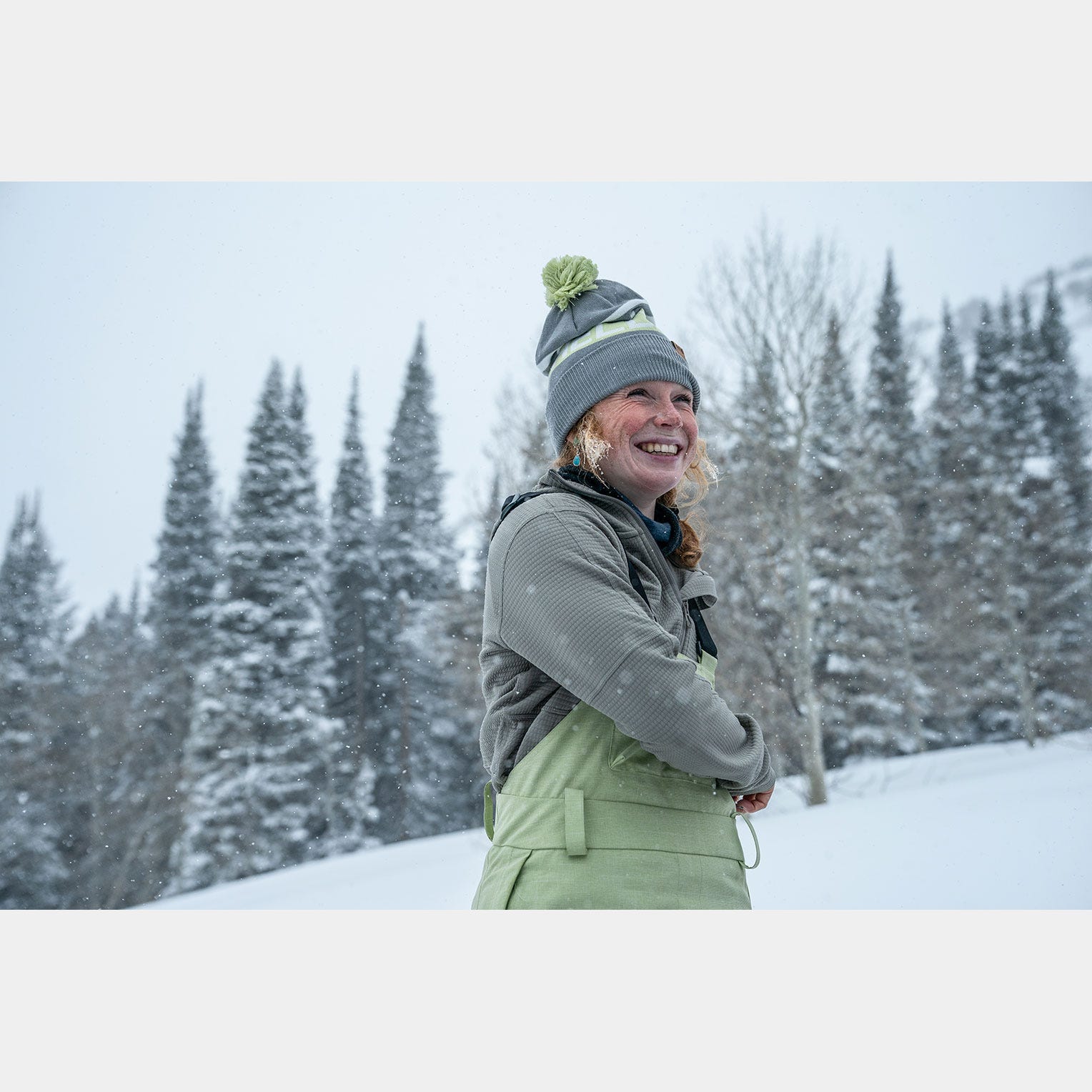 Women's Evolved Air Hooded Midlayer