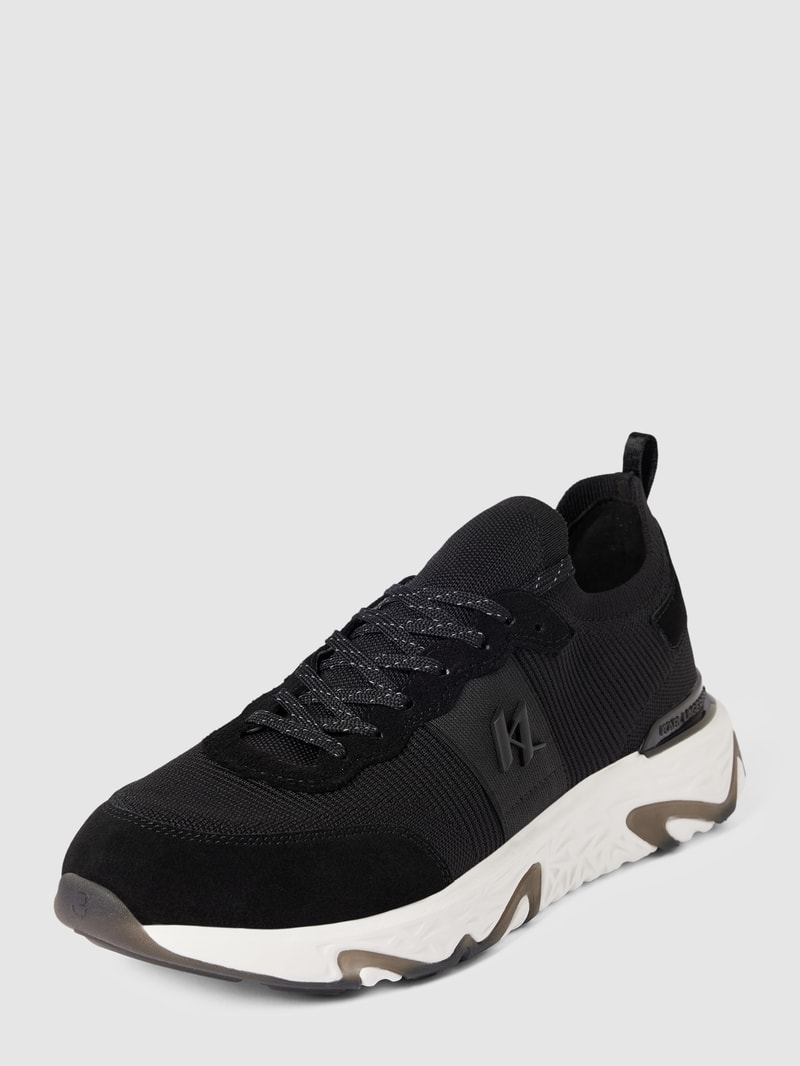 Sneaker mit Label-Detail in schwarz