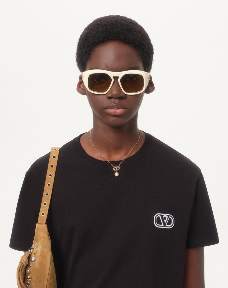 Camiseta de algodão com patch exclusivo Vlogo
