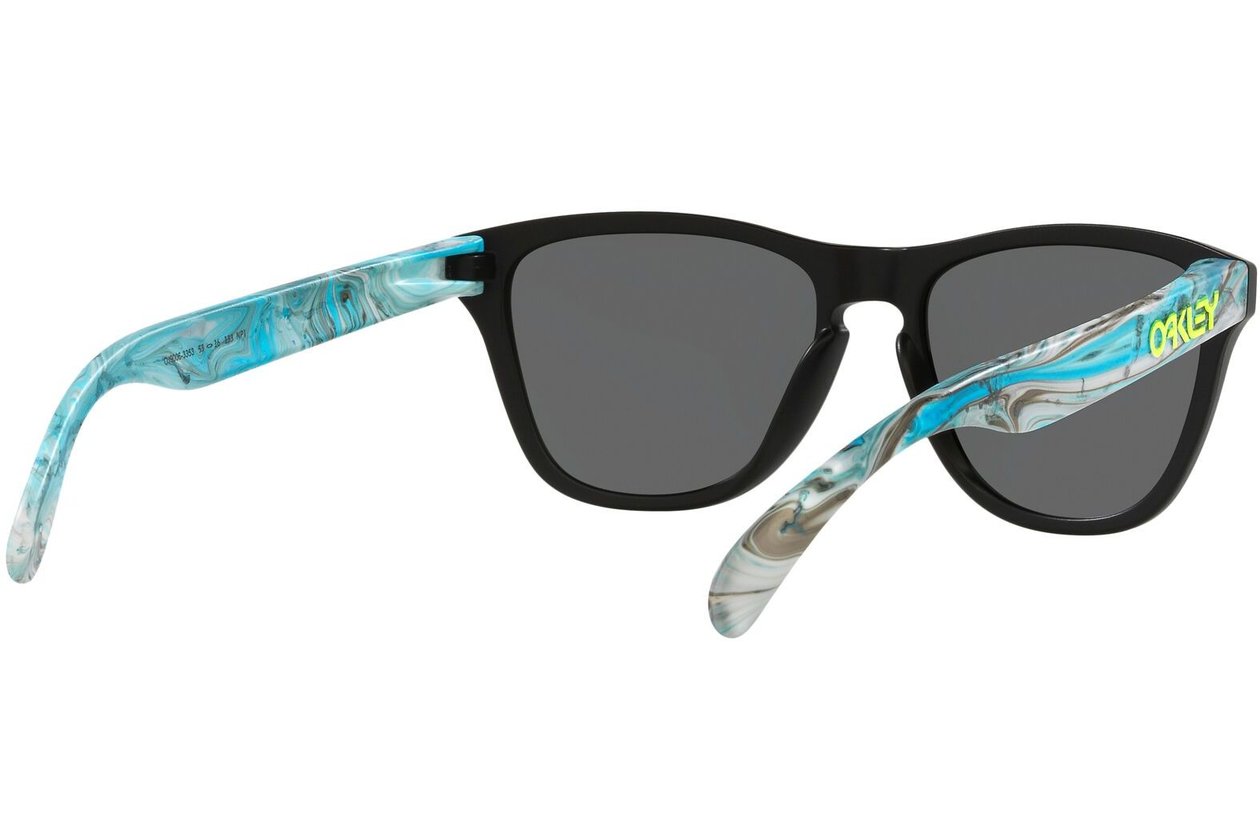 Oakley Frogskins XS Matte Black / Prizm Grey