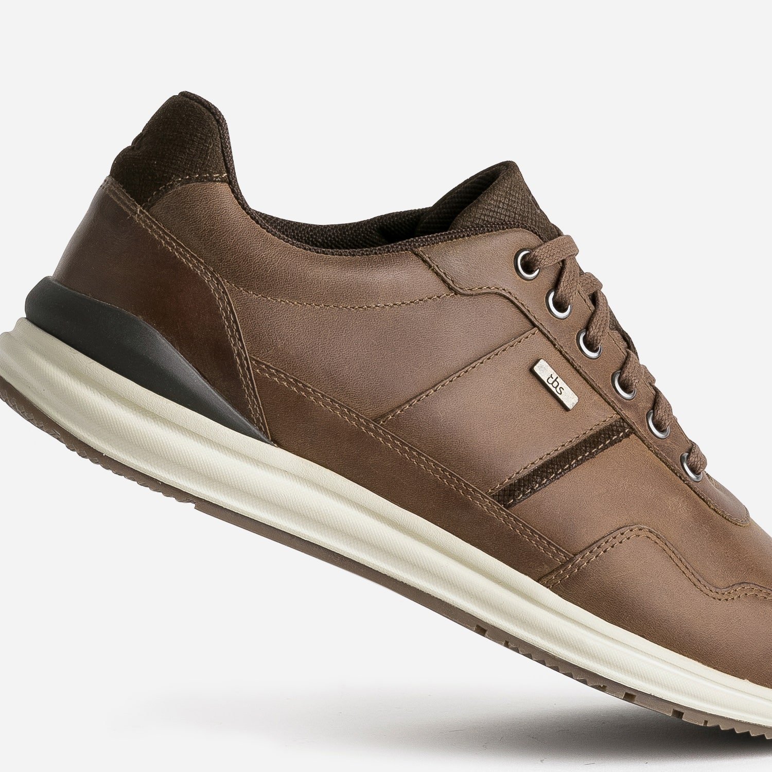 Tennis TBS marron en cuir