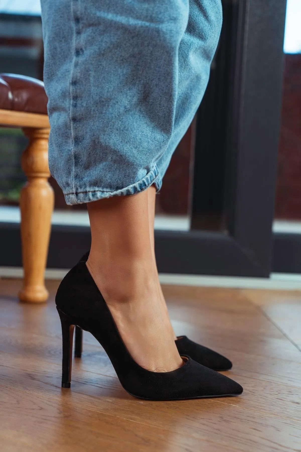 NİŞANTAŞI SHOES  Vanessa Damen-Stiletto aus schwarzem Wildleder mit spitzer Zehenpartie