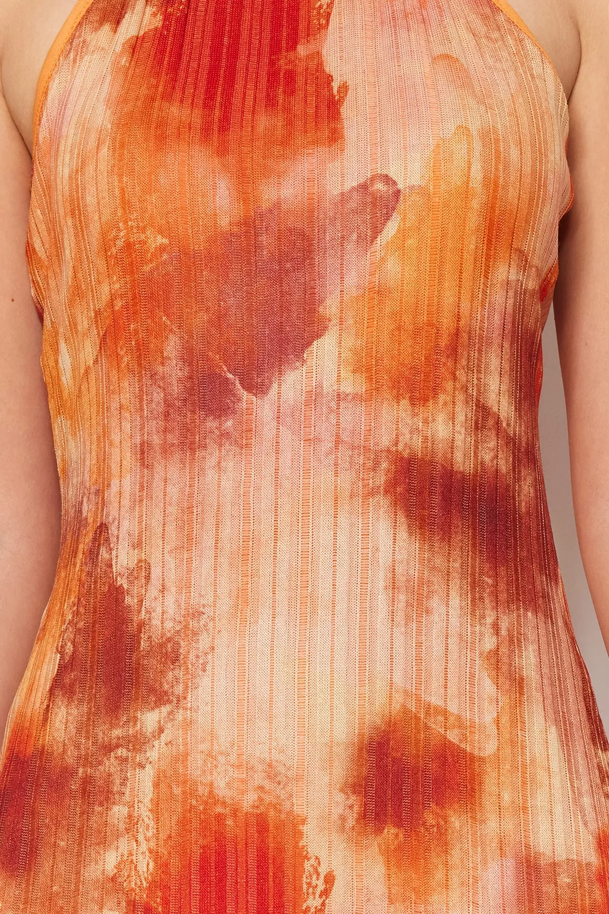 Trendyol Collection  Oranges Neckholder-Midi-Bleistiftkleid aus Strick mit spezieller Textur TWOSS23EL02406