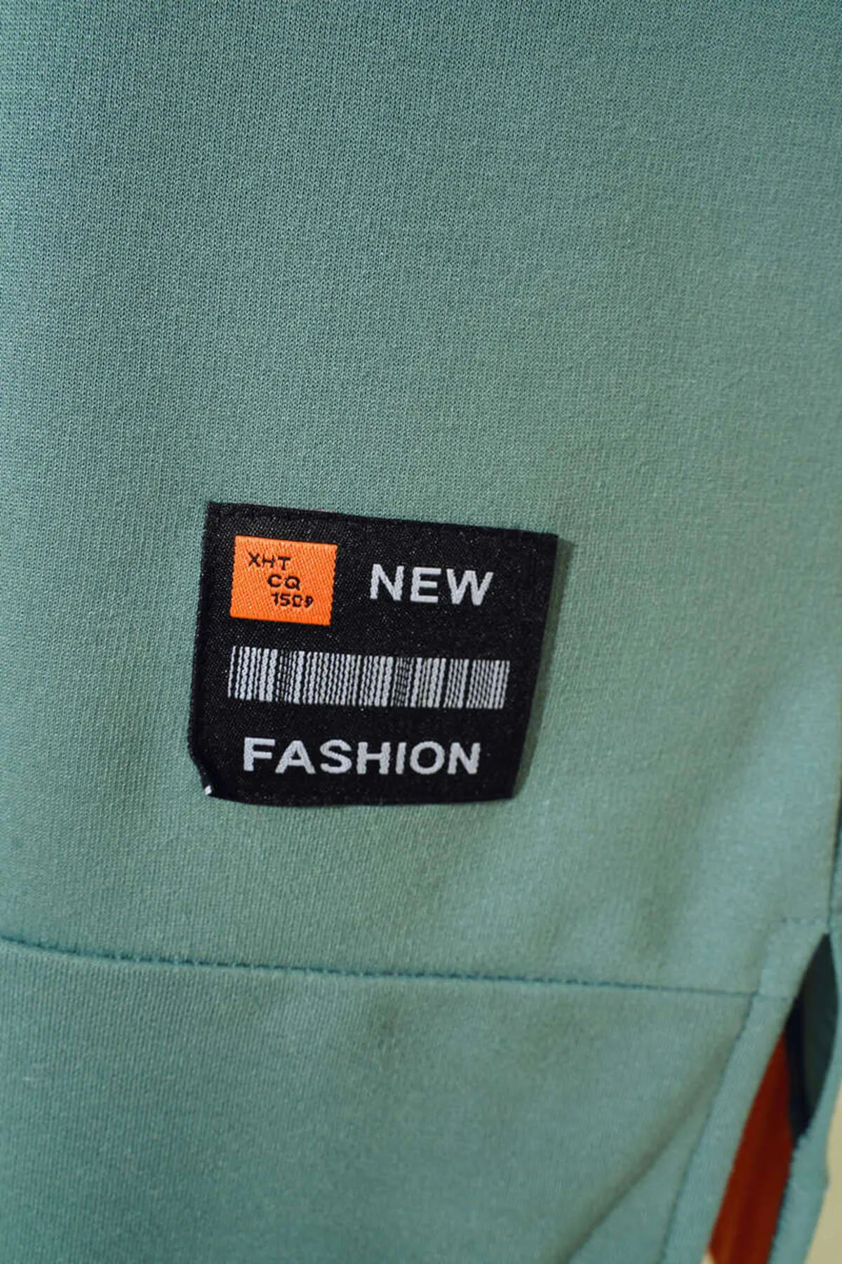 VOLT CLOTHİNG  Damen-Doppelanzug mit Barcode-Emblem