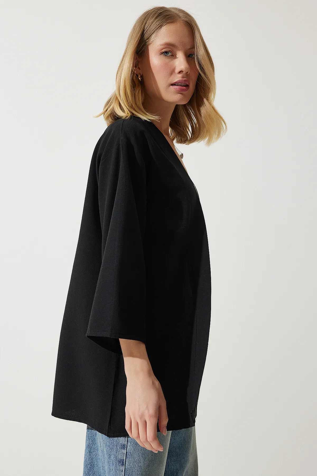 Happiness İstanbul  Schwarzer lässiger Kimono aus Leinen-Viskose für Damen BH00388