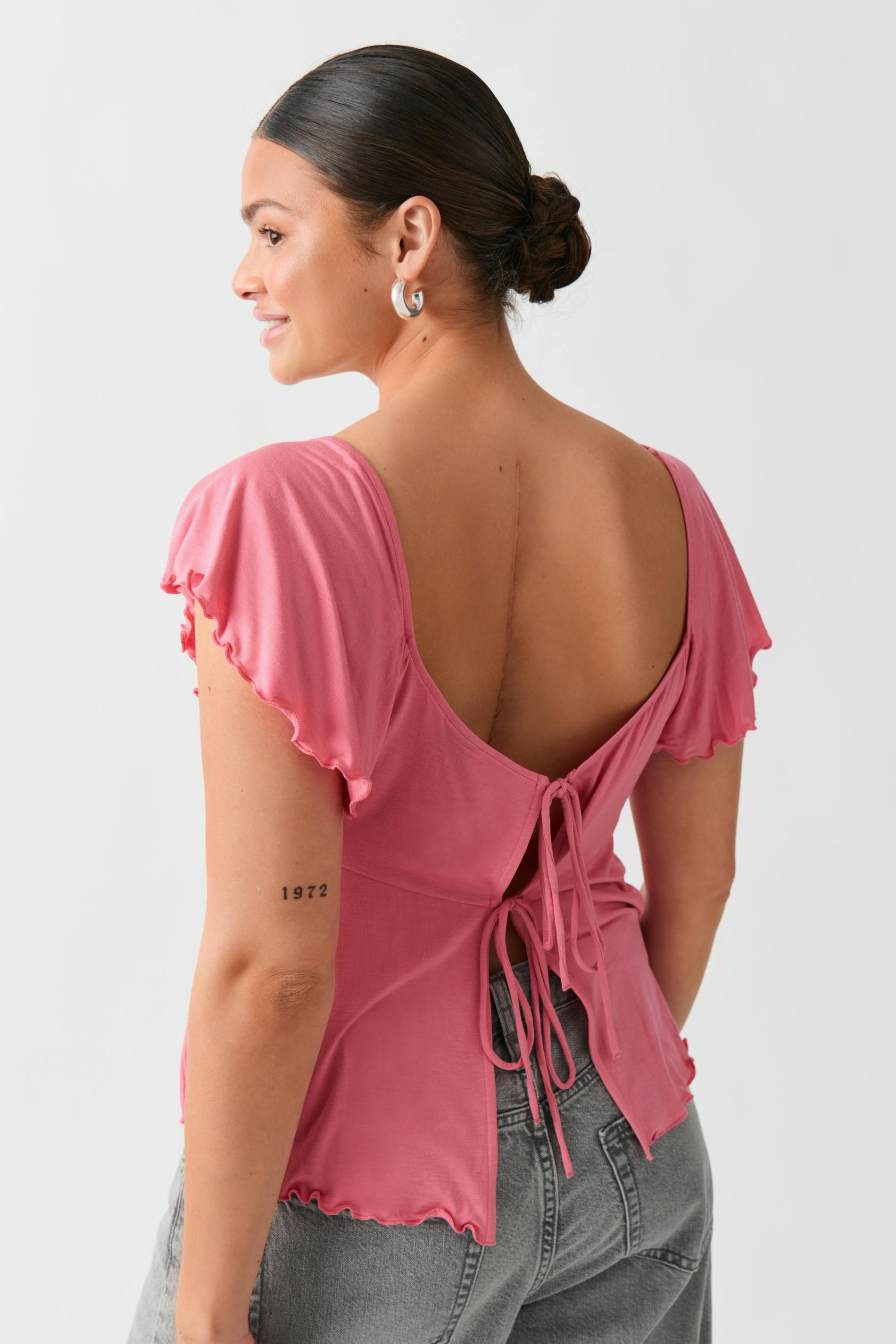 Tie back top