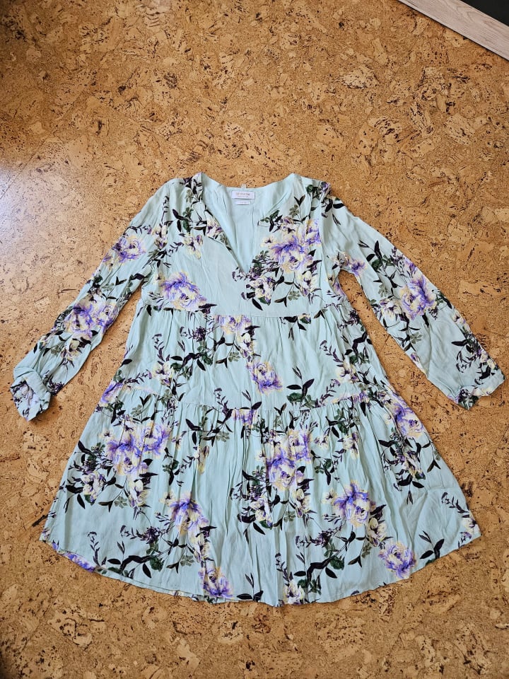 Rich & Royal Tolles Kleid, nur wenige Male getragen daher in einem top Zustand. Müsste nur gebügelt werden. günstig kaufen 38