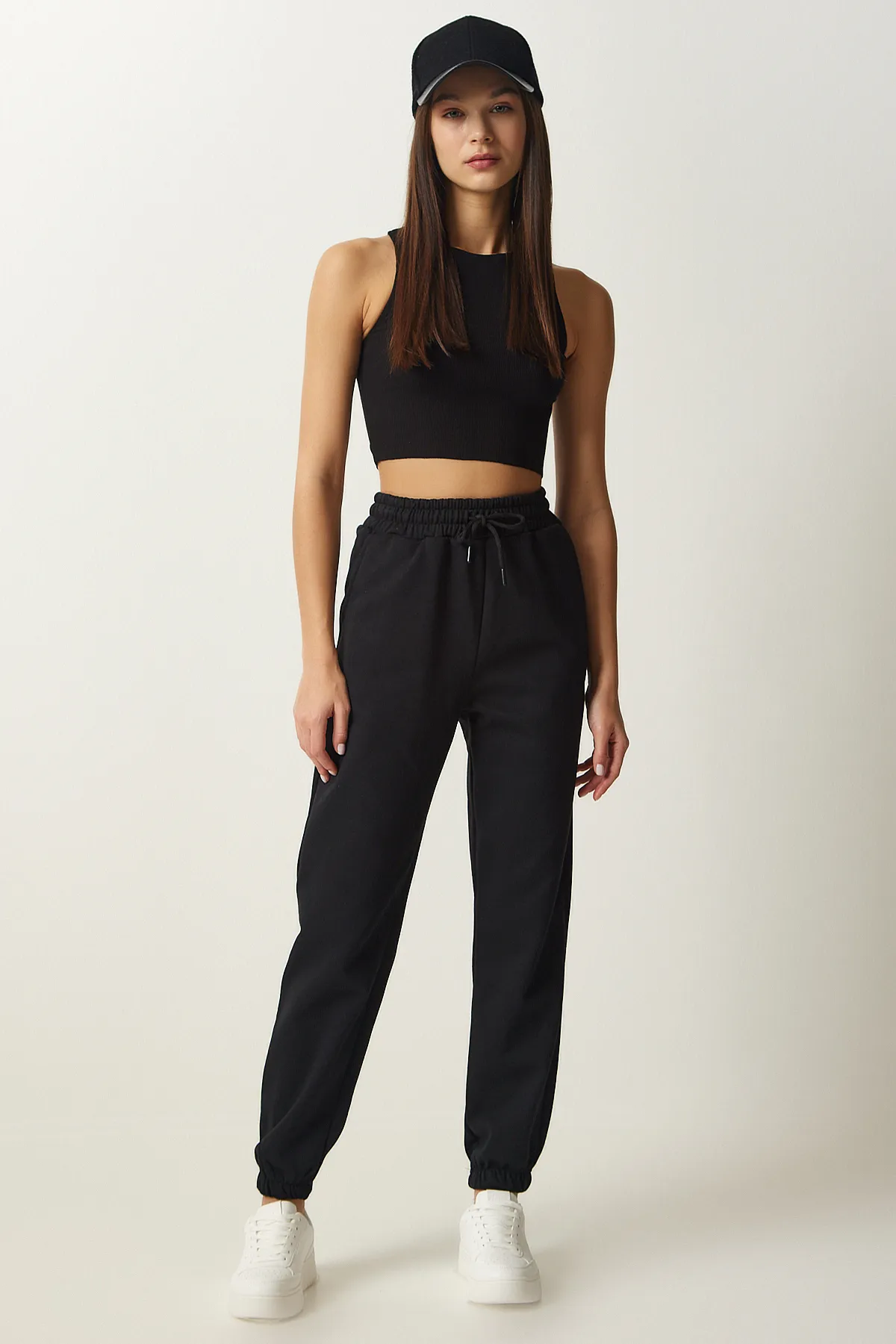 Happiness İstanbul  Schwarze gestufte Strick-Jogginghose für Damen DZ00109
