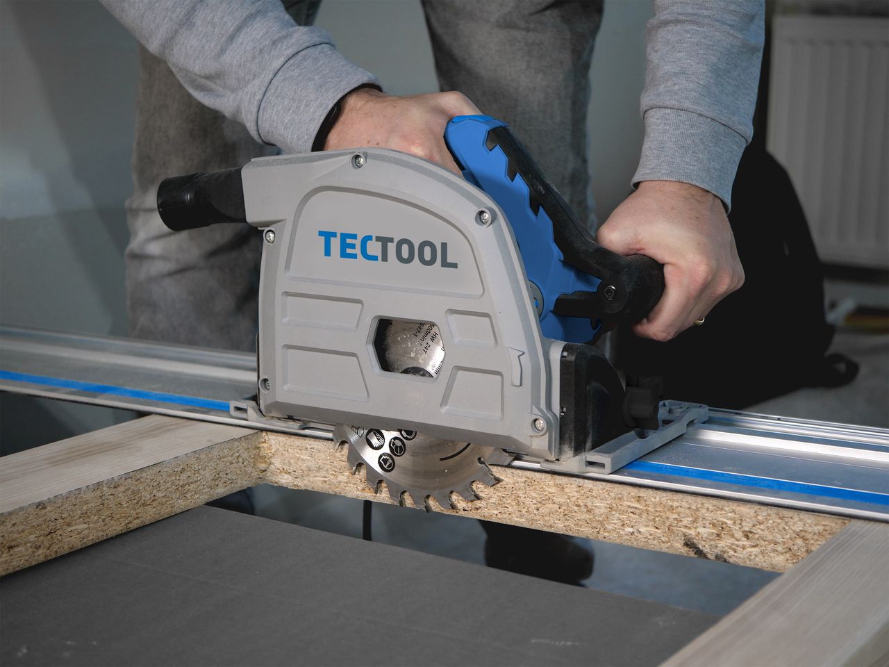 TECTOOL TAUCHSÄGE INKL. FÜHRUNGSSCHIENE TSF 55 [230V - EU] - 1200W, 6000 U/MIN, Ø 165MM, 2X700 MM FÜHRUNGSSCHIENE