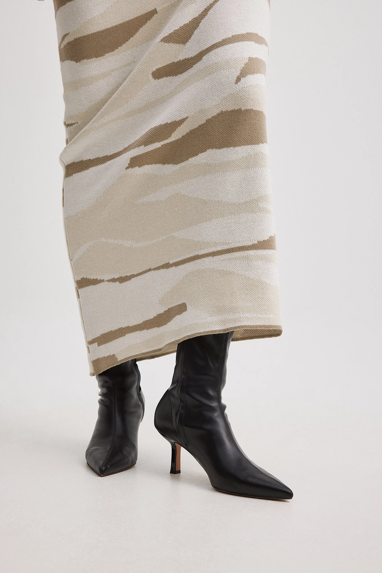 Stiletto-Stiefeletten mit niedrigem Absatz
