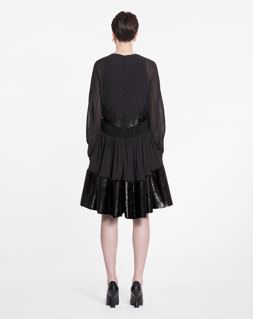 ROBE COURTE EN VELOURS À COL EN V