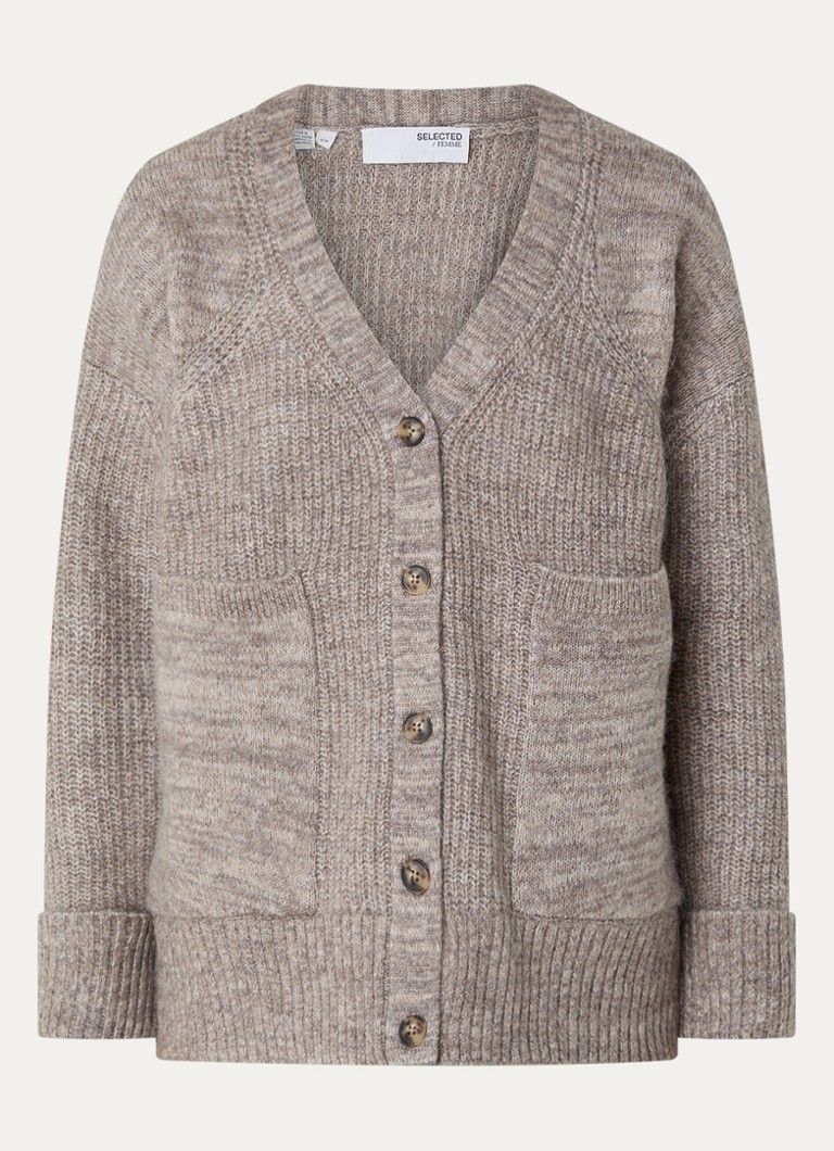 Cardigan Alva de la Selected Femme, confecționat din material gros tricotat cu un amestec de lână alpaca.
