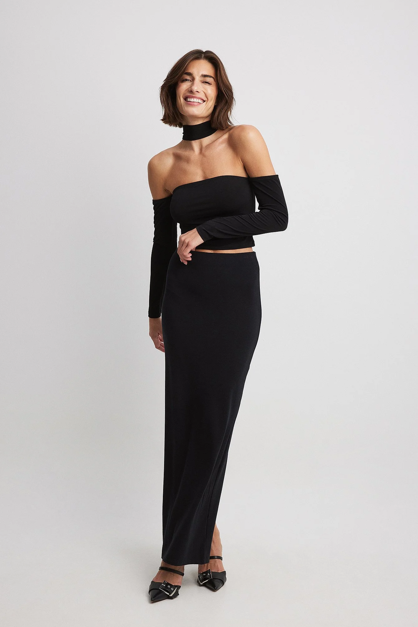 Schulterfreies Top mit Choker-Detail