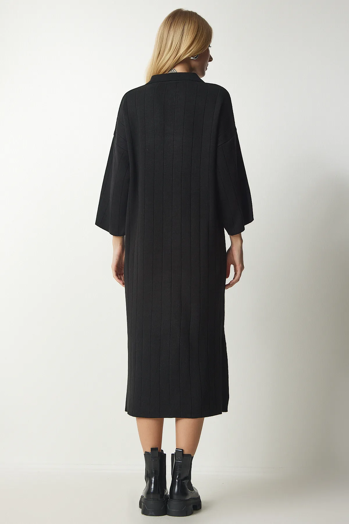Happiness İstanbul  Schwarzes Oversize-Strickkleid mit Rollkragen für Damen YY00178