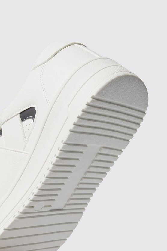 Sneaker mit Detail