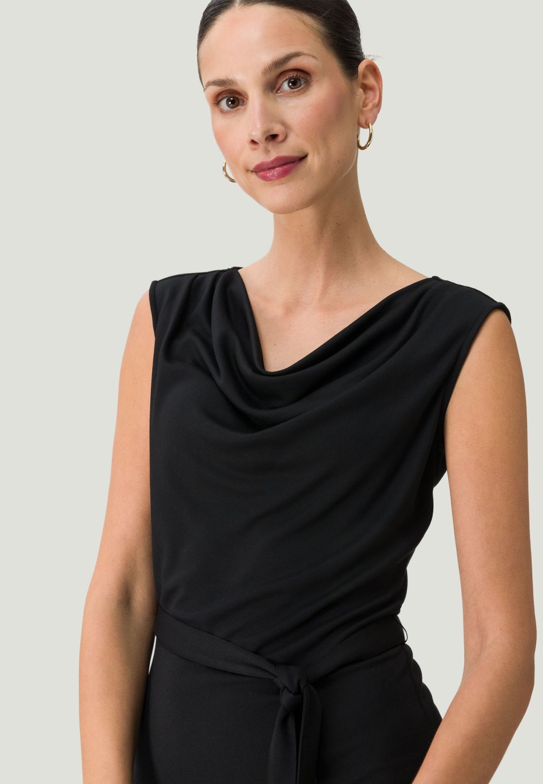 Jerseykleid mit Bindegürtel