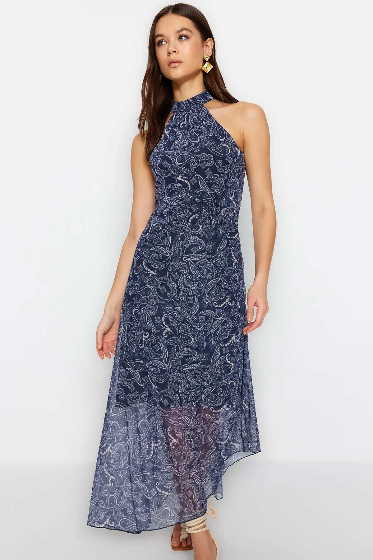 Trendyol Collection  Marineblaues Neckholder-Midikleid aus bedrucktem Tüll TWOSS23EL02214