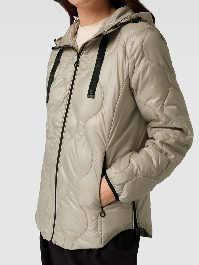 Steppjacke mit seitlichen Eingrifftaschen in beige