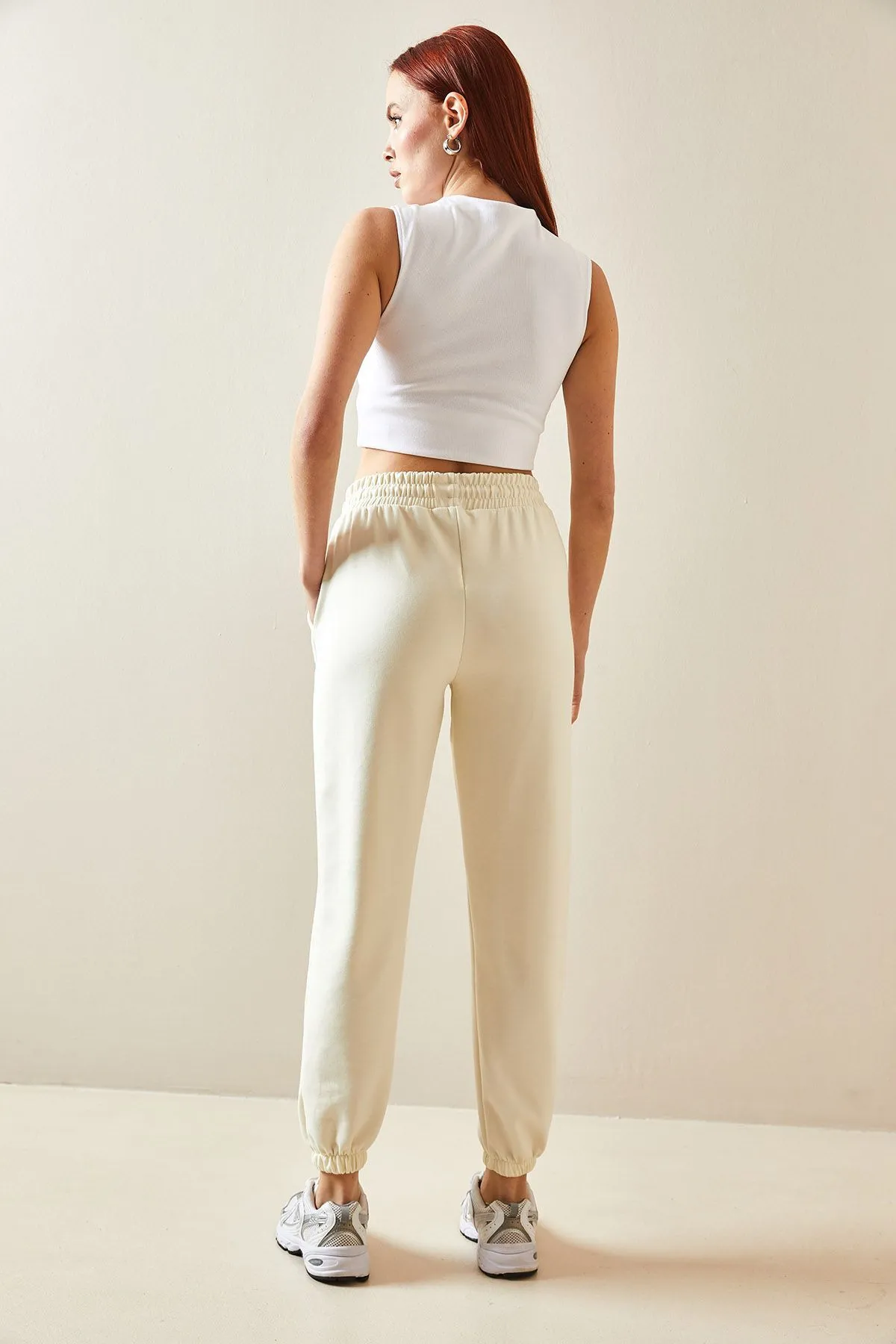 XHAN  Ecrufarbene Jogginghose mit hoher Taille 5YXK8-48184-52