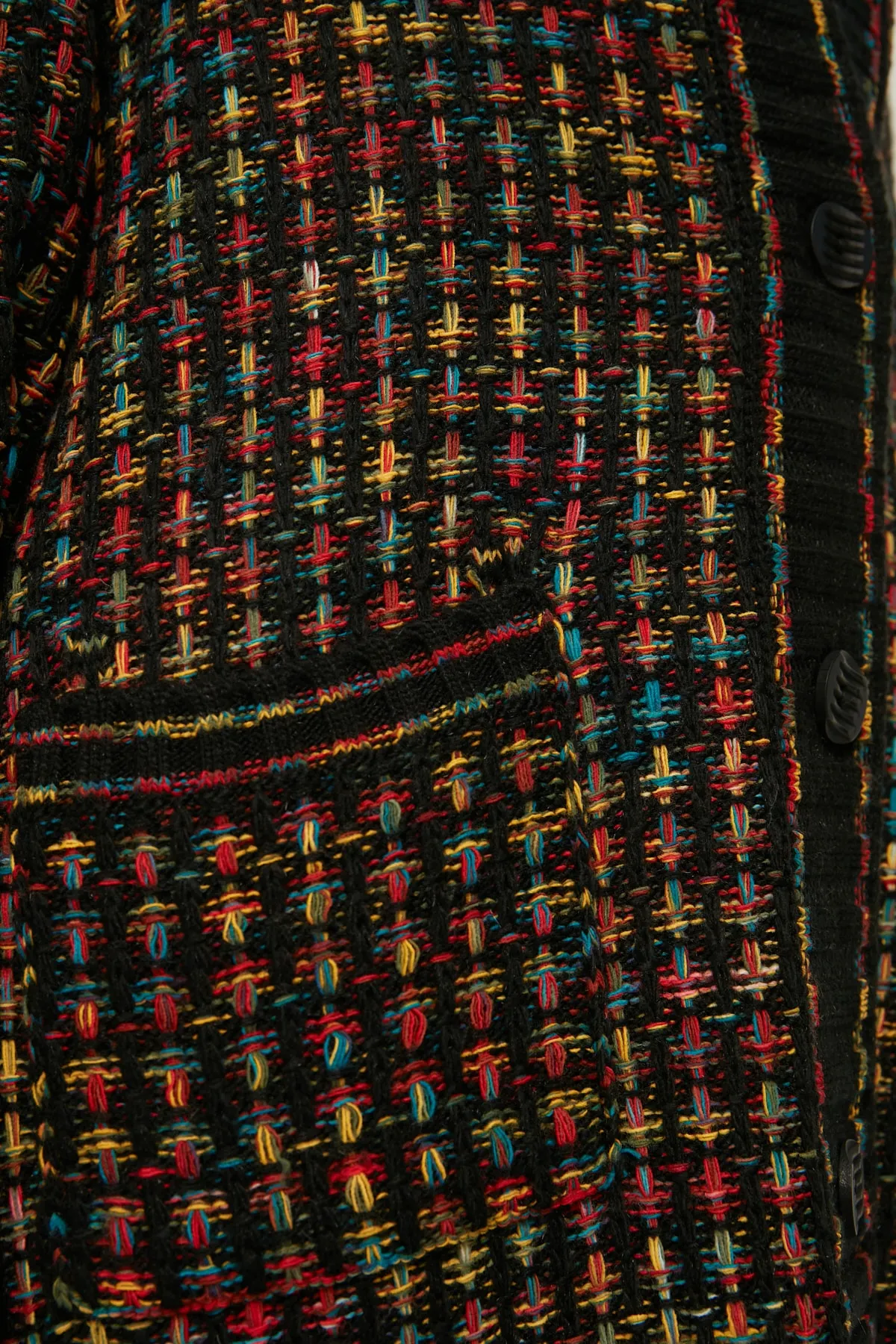 Trendyol Modest  Schwarzer Strick-Cardigan mit V-Ausschnitt TCTAW22TH0144