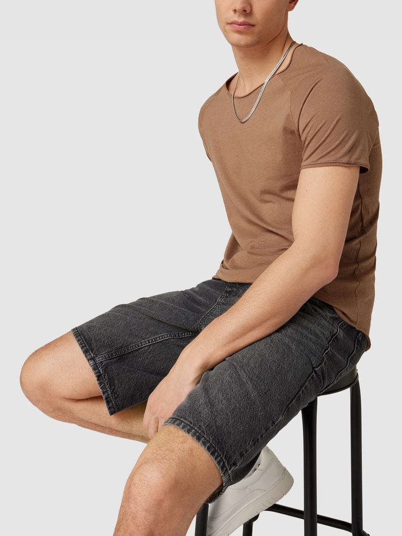 T-Shirt mit Rundhalsausschnitt in taupe