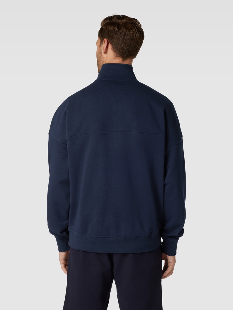 Sweatshirt mit Stehkragen in marineblau