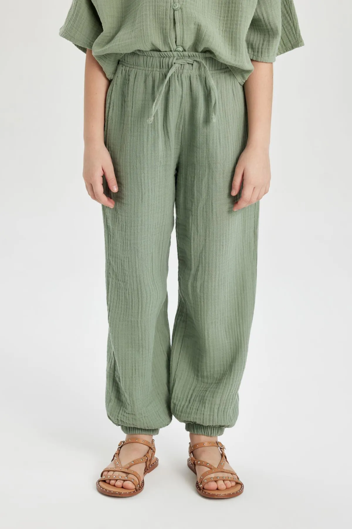 DeFacto  Hose aus Fallschirmbaumwolle für Mädchen B5044A824SM