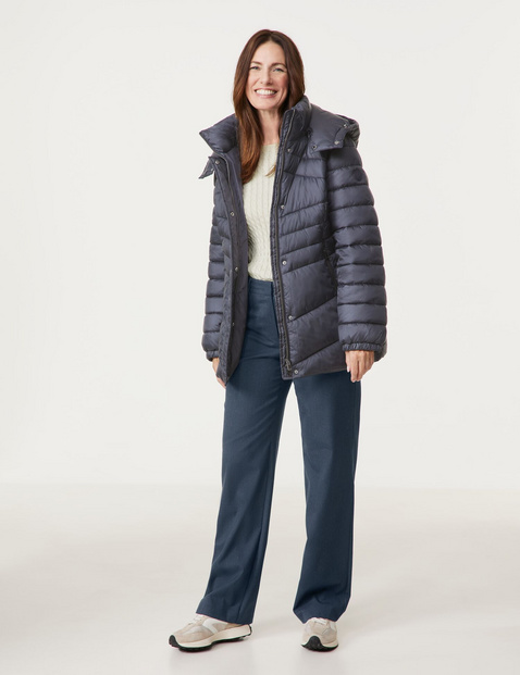 Steppjacke mit abnehmbarer Kapuze