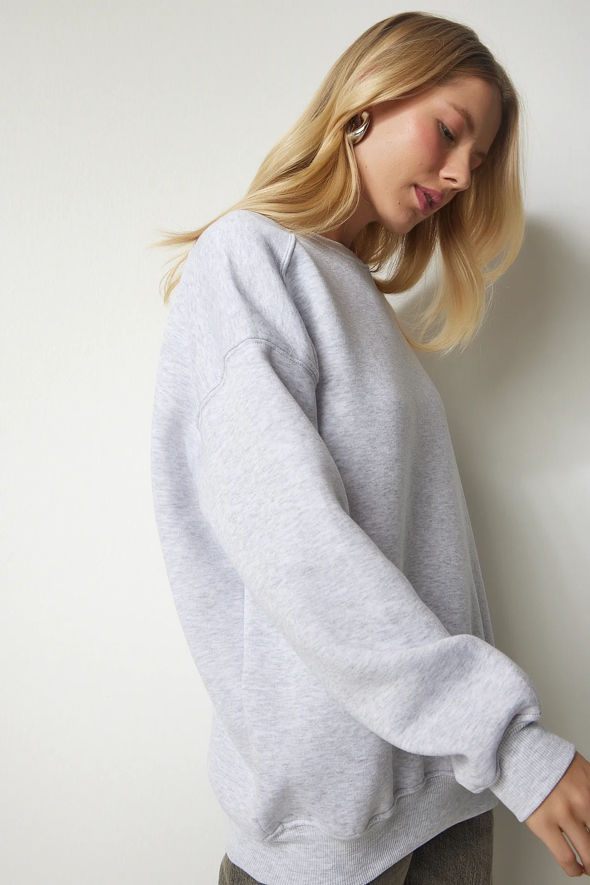 Happiness İstanbul  Grau meliertes Oversize-Sweatshirt mit Reliefmuster für Damen MC00232