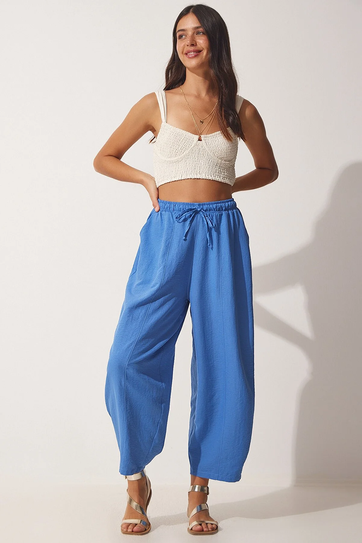 Happiness İstanbul  Blaue Shalwar-Hose aus Leinenviskose mit Taschen für Damen CV00001