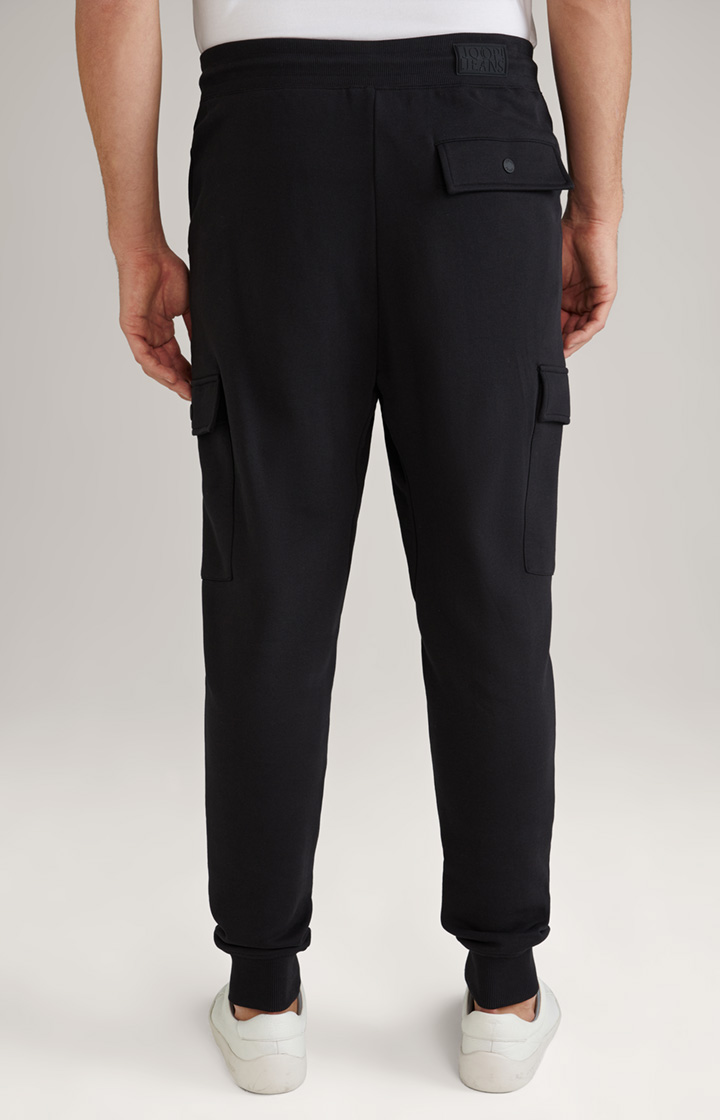 Sweathose Saint in Schwarz