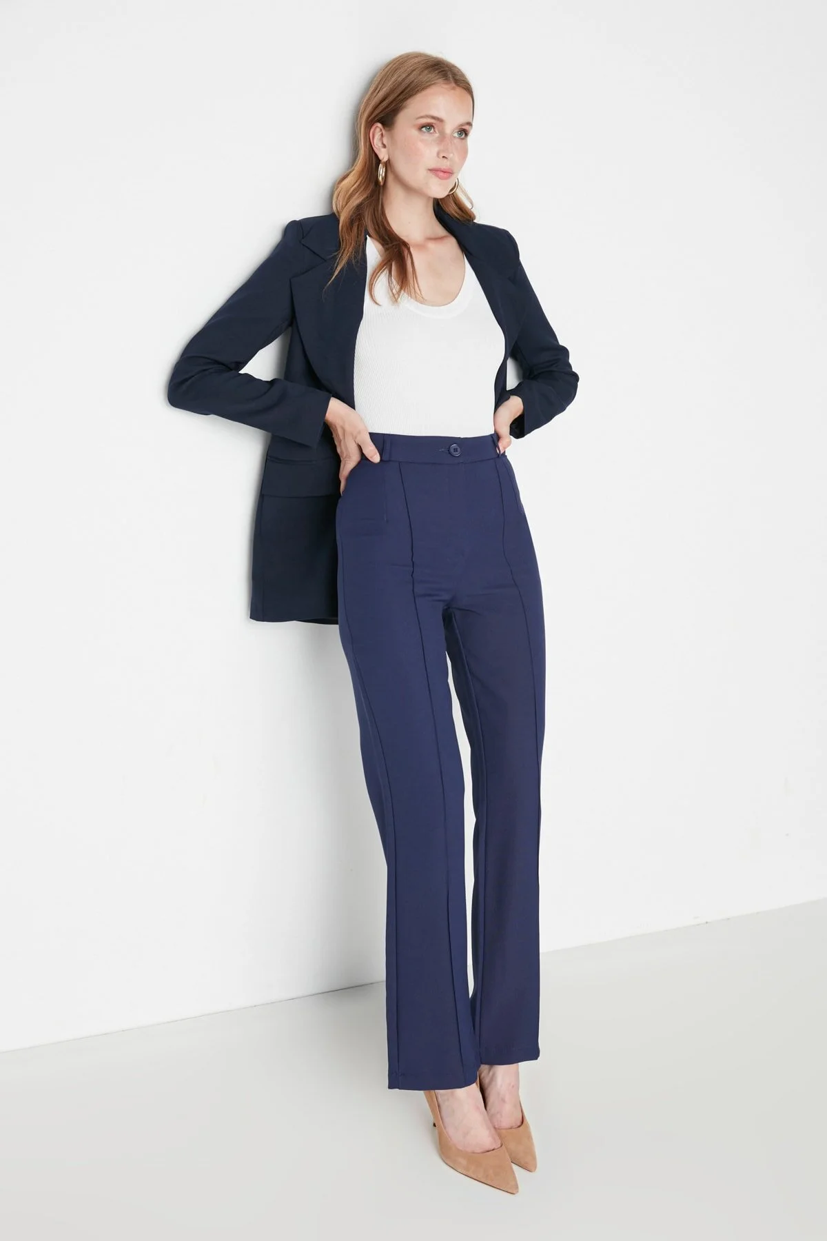 Trendyol Collection  Marineblaue, gerade geschnittene, gerippte, genähte Webhose mit hoher Taille TWOSS21PL0093