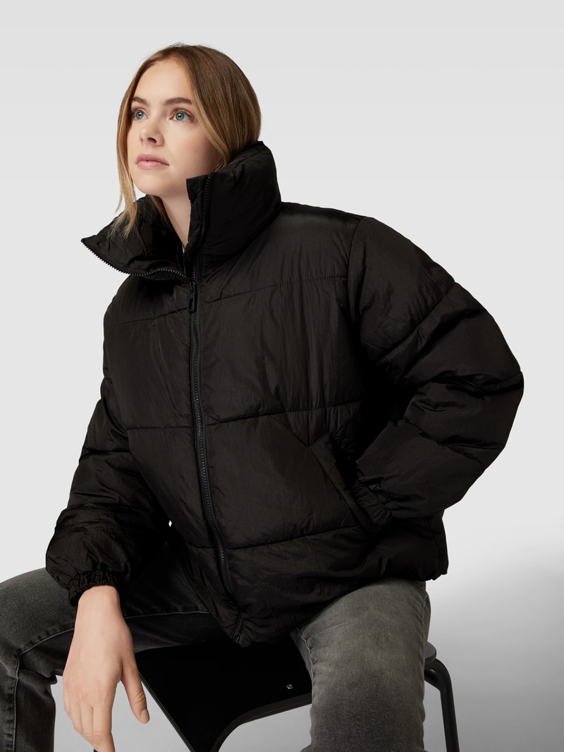 Steppjacke mit Stehkragen Modell 'CALLIE' in schwarz