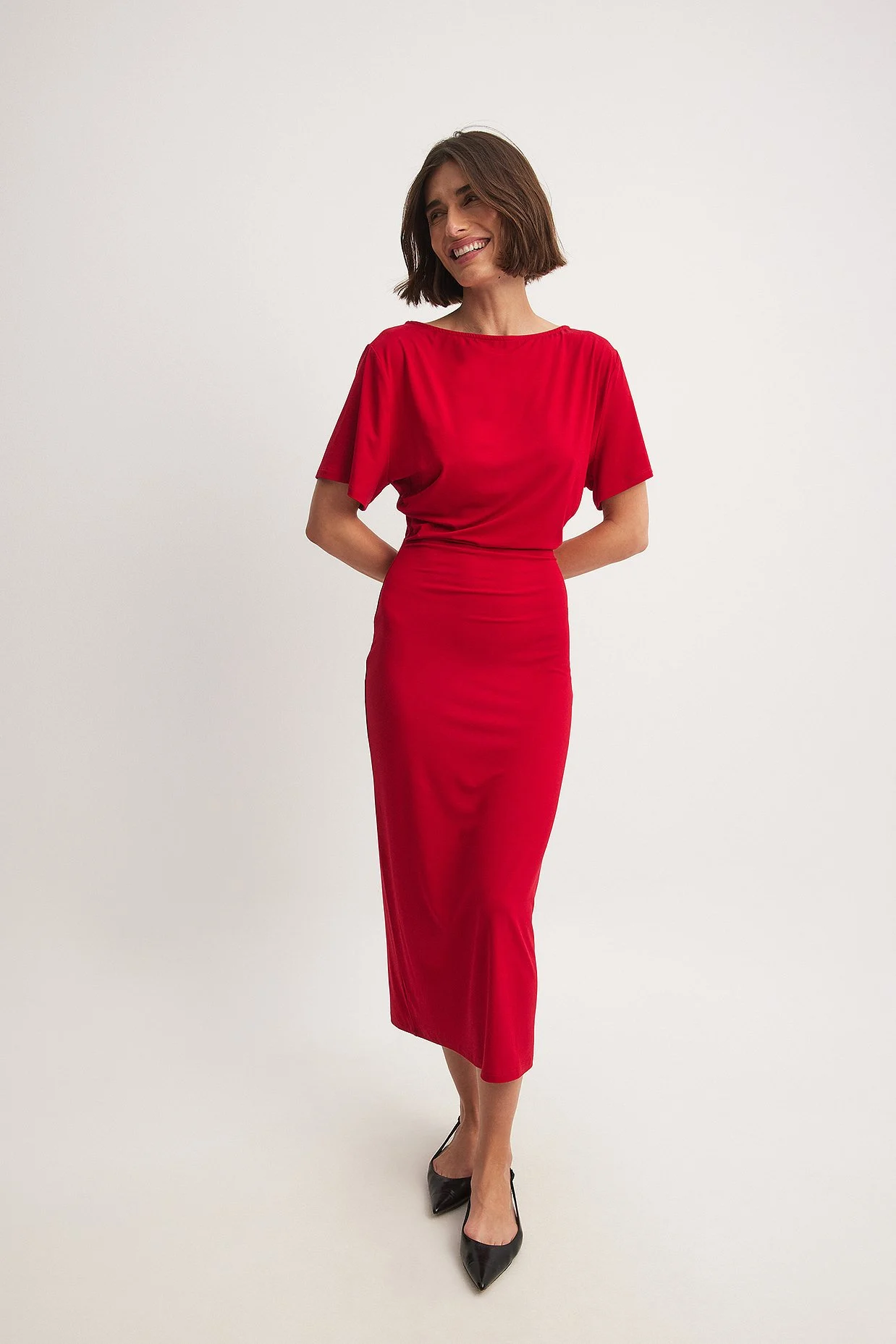 Kleid mit offener Rückenpartie