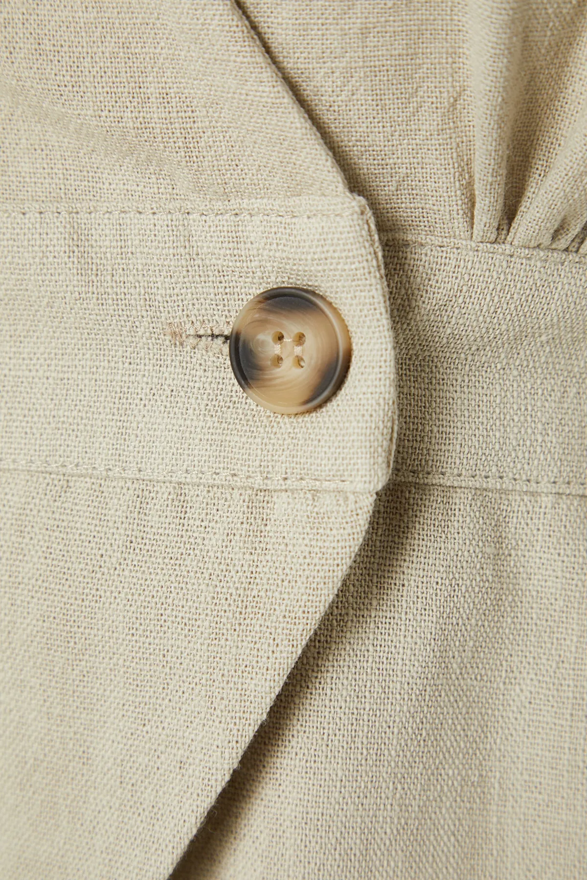 Trendyol Collection  Graue, zweireihige, gewebte Bluse mit gewebten Knochenknöpfen und detaillierten Details TWOSS20BZ0707