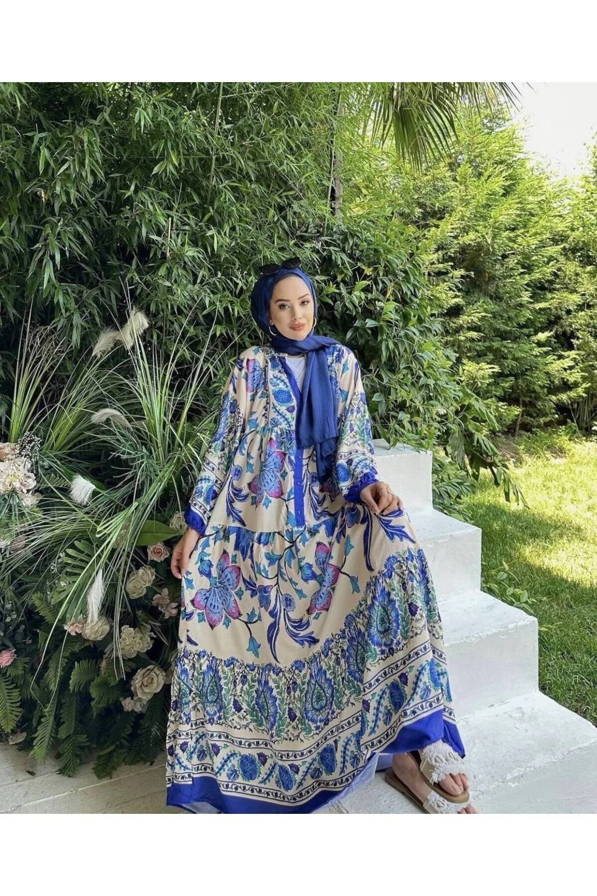 ZF BUTİK  MADDEN-KRAGEN-KNOPFMUSTER-KLEID IN OVERSIZE