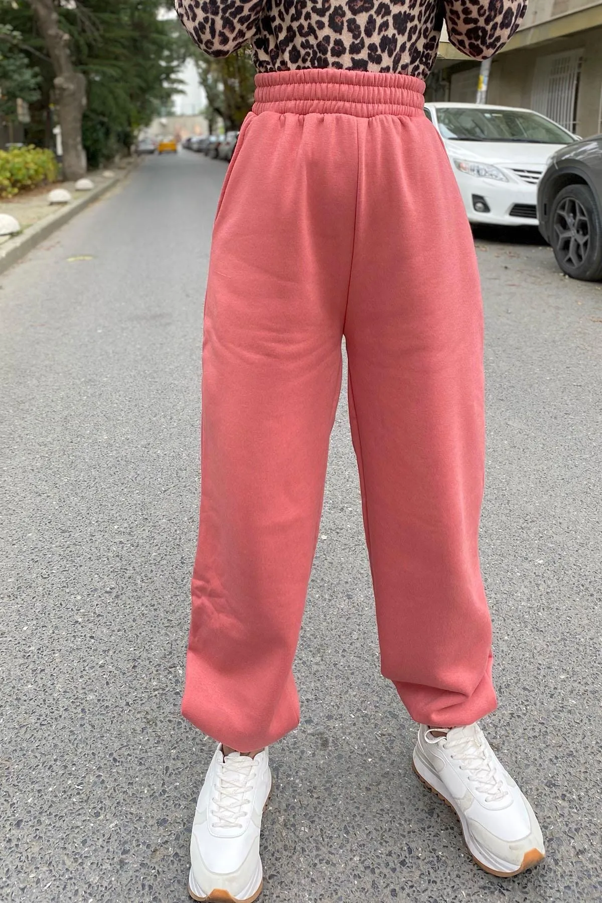 Swist  Rosafarbener Damen-Trainingsanzug mit hoher Taille und elastischer Innenseite aus Baumwolle an Handgelenken und Taille, 30009