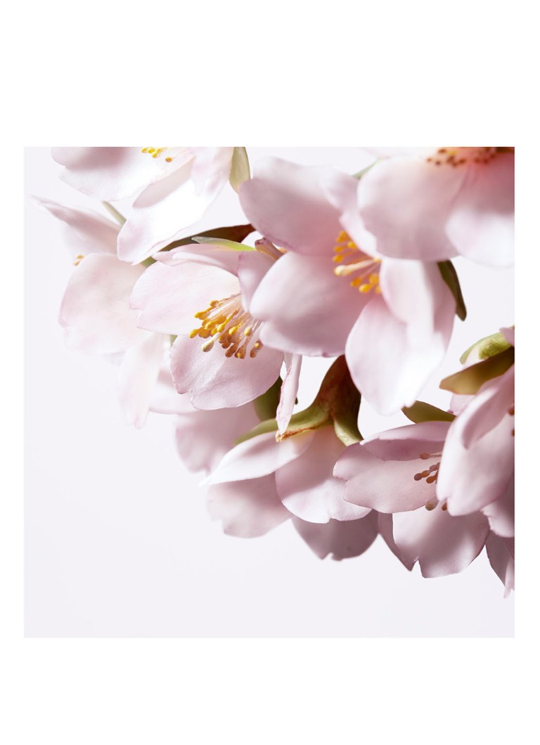Shiseido Illuminating Micro-Spot Serum - sérum na tvár