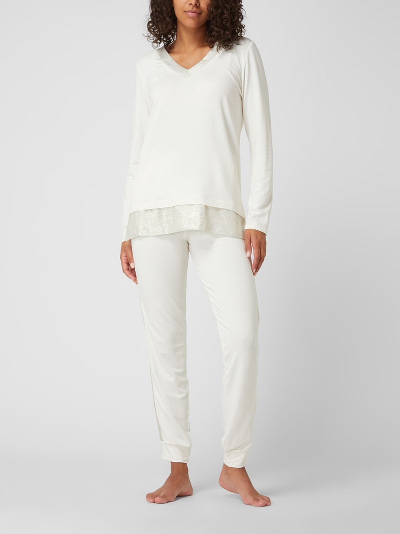 Pyjama mit Kontrastbesatz in offwhite