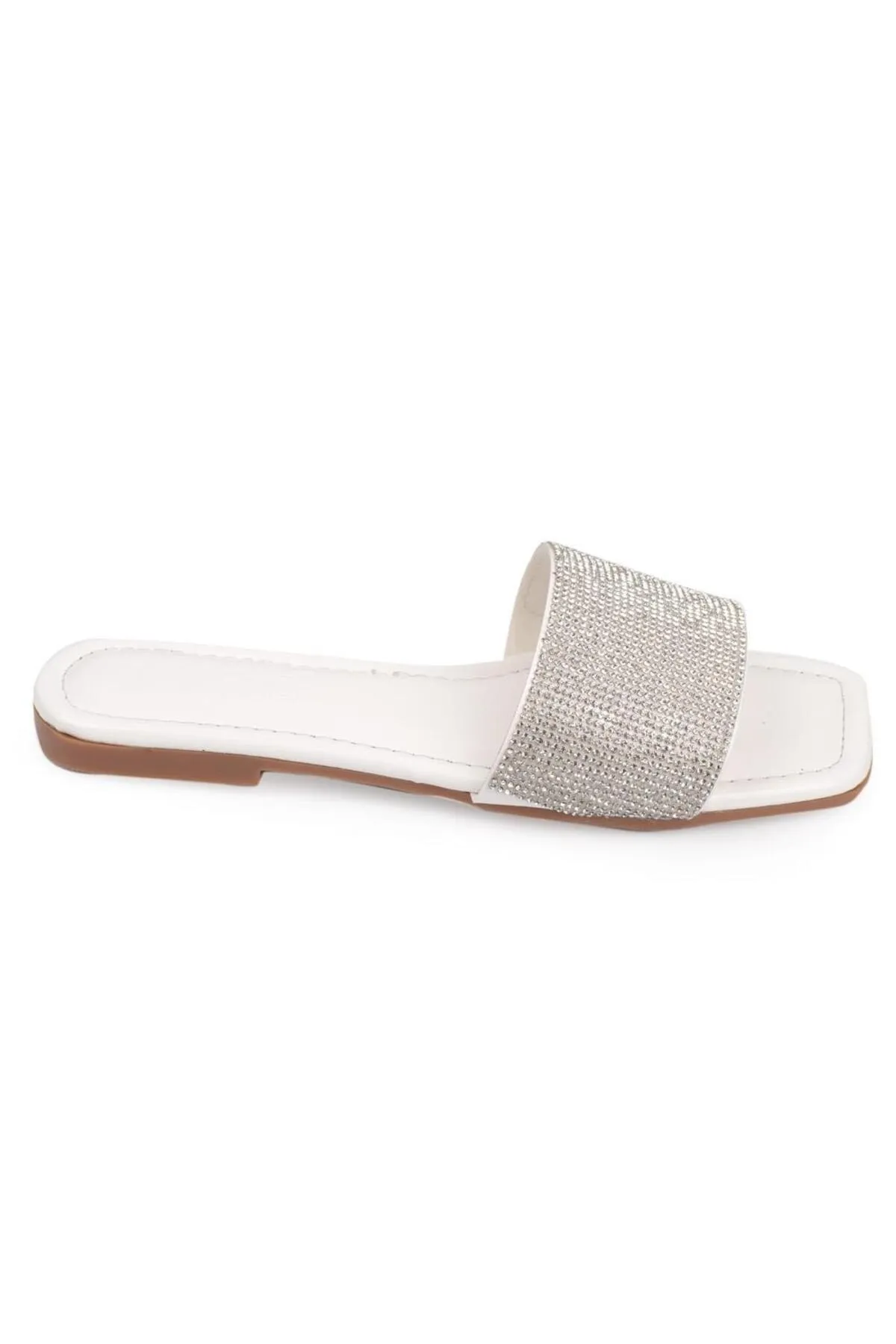 Capone Outfitters  Capone Stone Single Strap Flat Heel Quilted White Damenhausschuhe