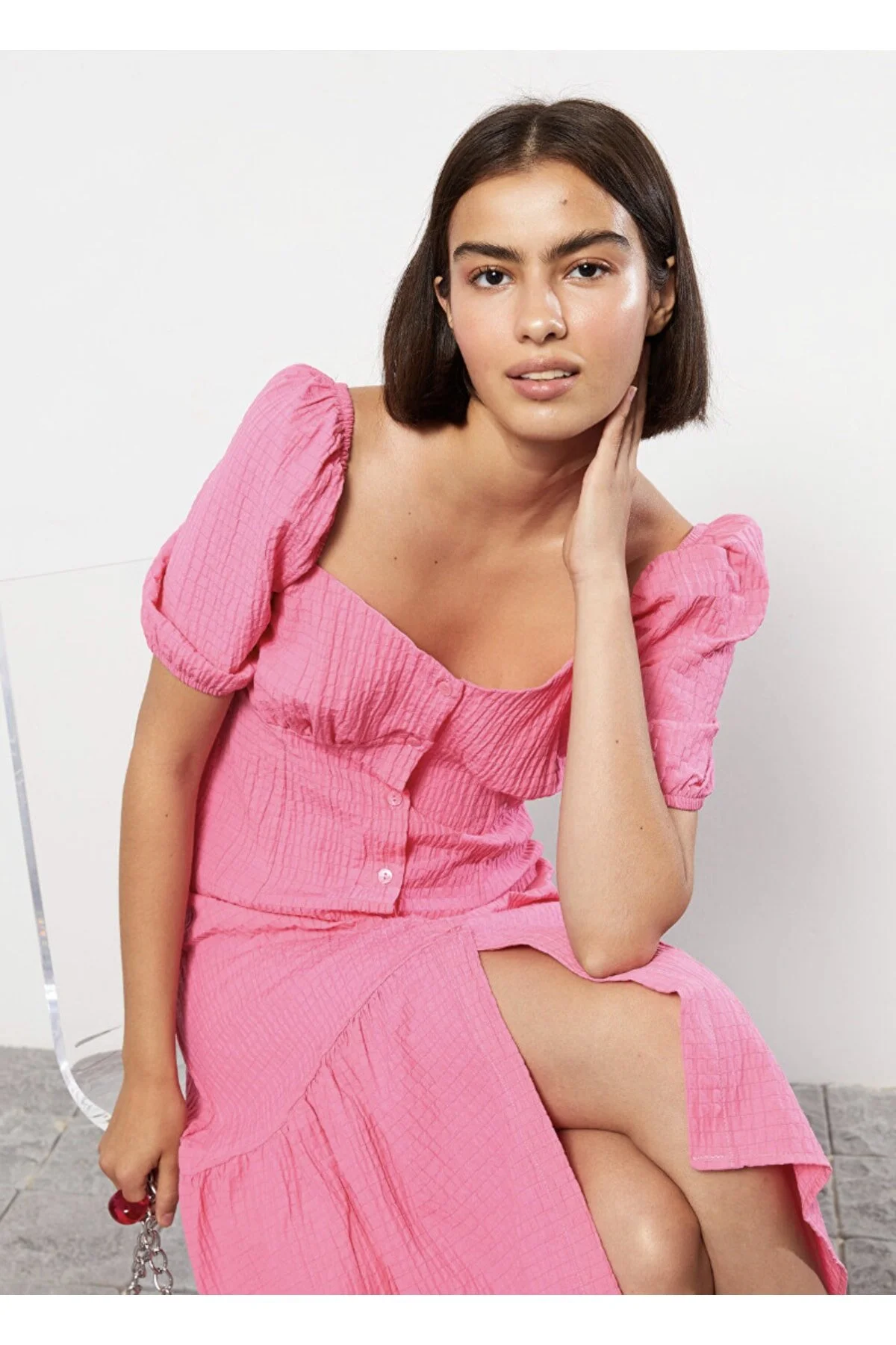 LC Waikiki  Lcw Lässiges, selbstgemustertes Damenkleid mit V-Ausschnitt und Ballonärmeln
