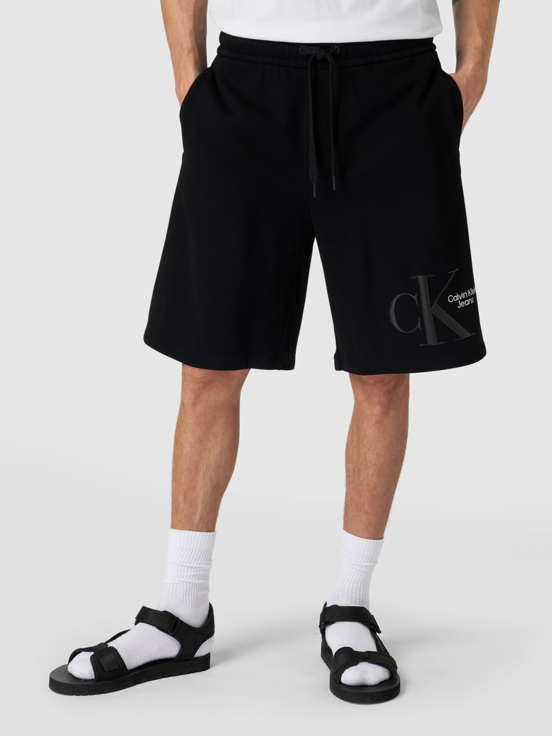 Sweatshorts mit Label-Print in schwarz